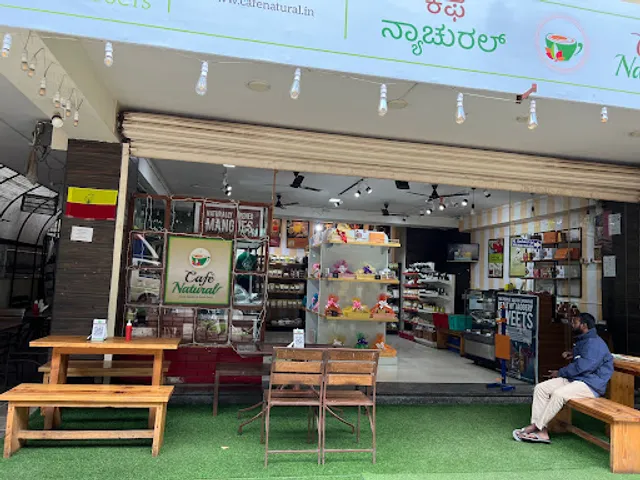 Cafe Natural