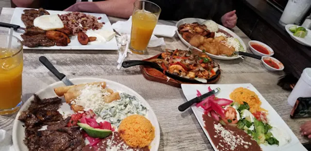 Lempira Restaurant - South Blvd.