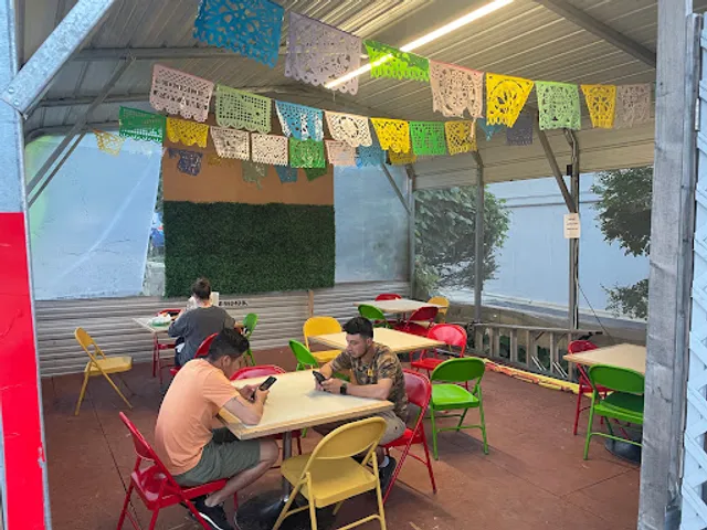 Los 3 Jalapenos Taqueria LLC