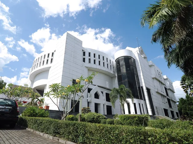 STIE YKPN Business School