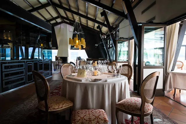 Piccolo Lago Restaurant