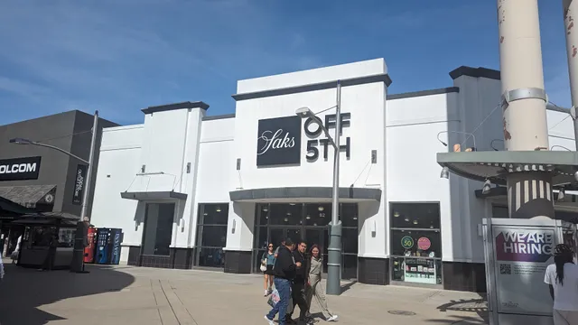 Saks OFF 5TH