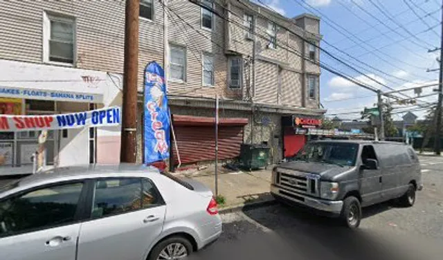 Family Ice Cream Parlor