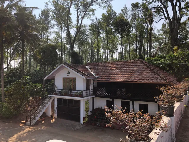 Pondaavare Estate Stay