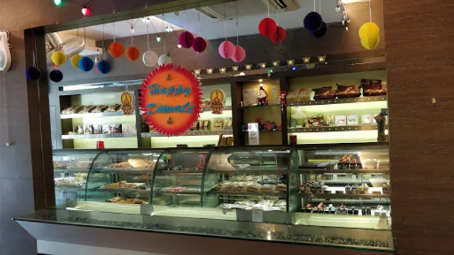 Ribbons And Balloons - The Cake Shop