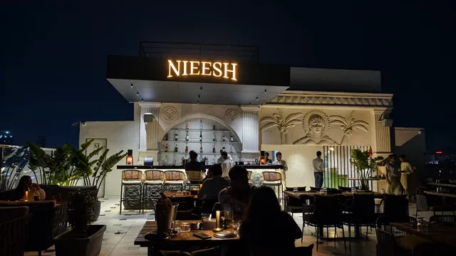 Nieesh - kitchen & Bar