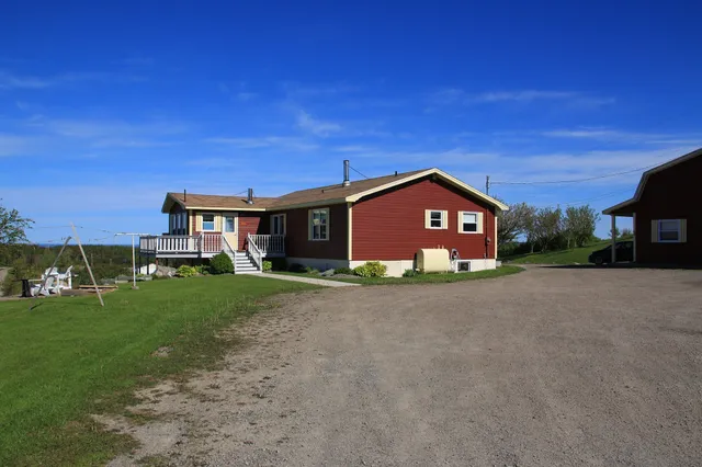 Cheticamp Outfitters Inn