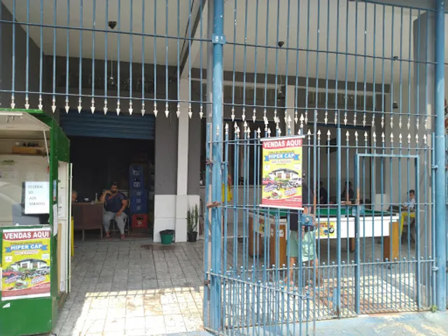 Bar Do Inácio e banca do preto