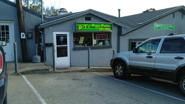 P T's Pizza