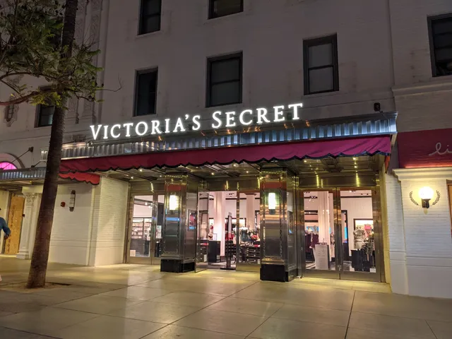 Victoria's Secret & PINK