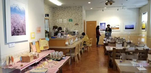 ｷﾞｬﾗﾘｰ&喫茶リーフ