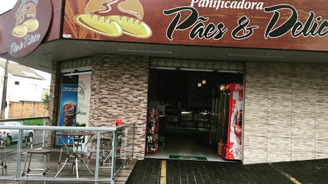 Panificadora Pães & Delícias