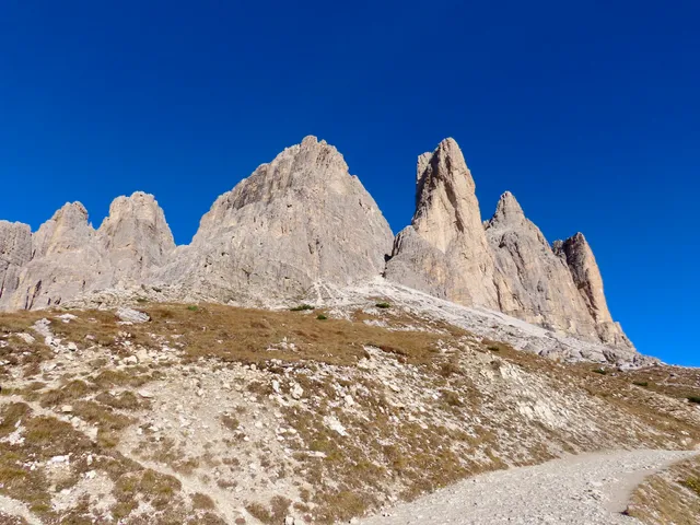 Sentiero Rifugio Auronzo-Rifugio Lavaredo (bl)