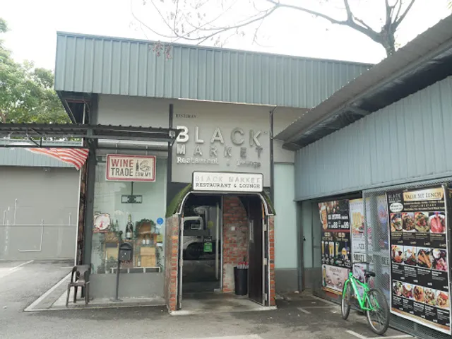 BLACK Market (Kampung Pandan)