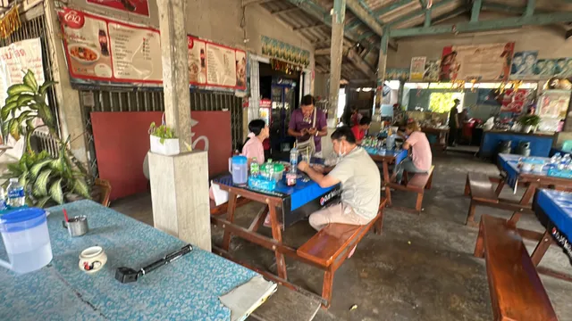 ป้าอ๊อดอาหารตามสั่ง