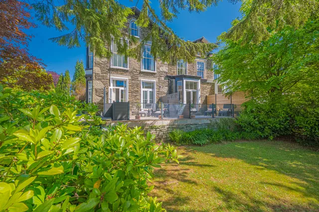 Latimer House - Guest House