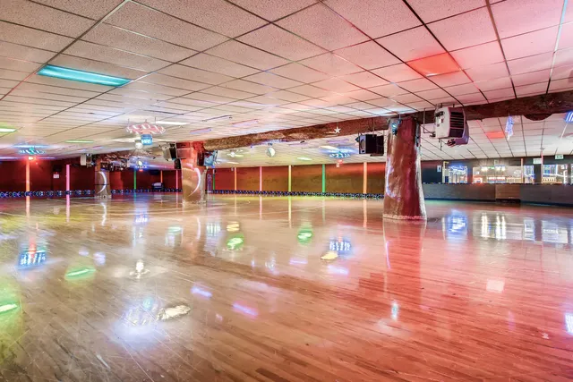 Wagon Wheel Skate Center