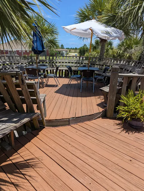 Islanders Restaurant & Bar