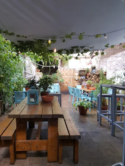 Iveau Burgers & Wijnbar