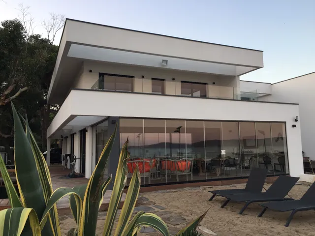 Villa Cactus CAVALAIRE : Villa de vacances 12pers bord de mer avec piscine et accès plage direct, Var, Golf de St Tropez