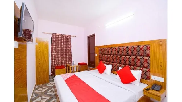 OYO 39965 Hotel Aryan