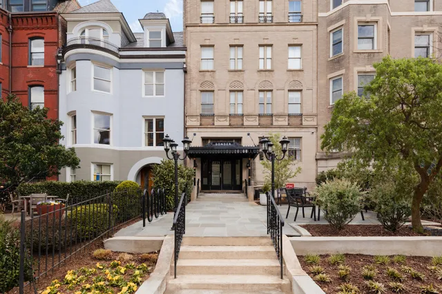 Dupont Circle Embassy Inn by FOUND