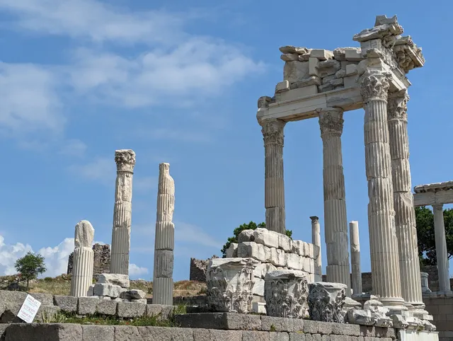 Traianus Tapınağı