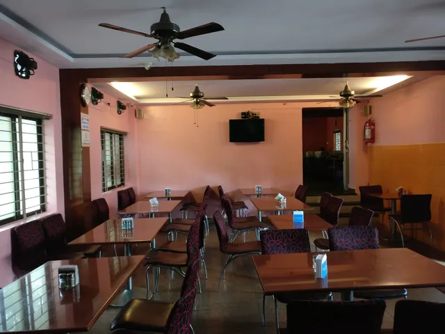 SAPTHAGIRI RESTOBAR & PUB
