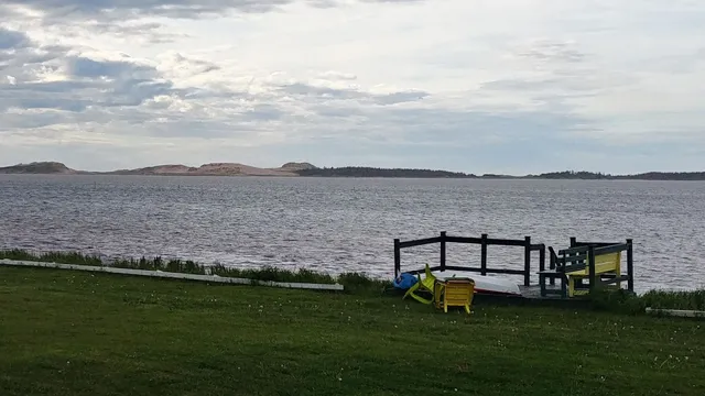 John B's Oceanfront Cottages