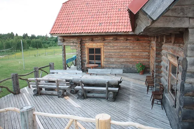 Viesu nams Vālodzes