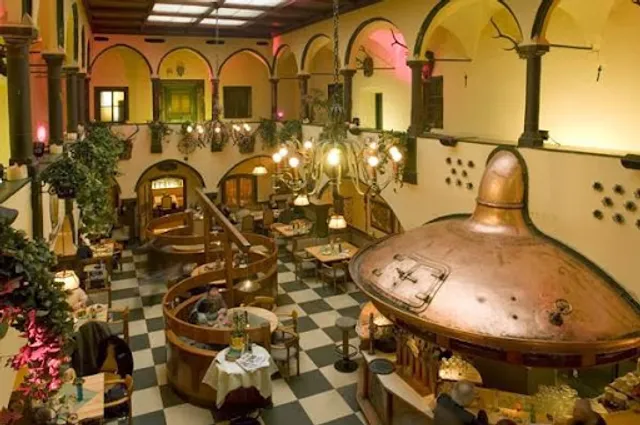 Arkadenhof Schwarzer Adler