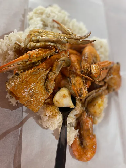 Off The Hook Seafood Restaurant - Yas Mall