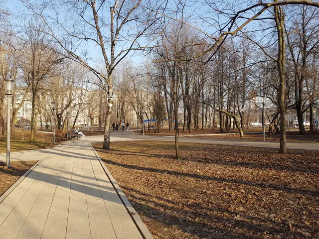 Park Vdol' Ul. Khamovnicheskiy Val