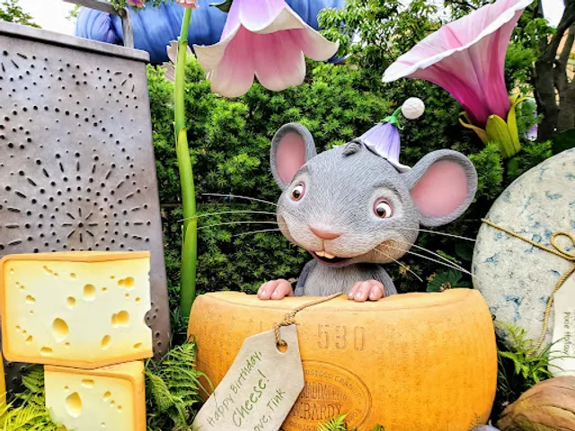 Fairy Tinker Bell’s Busy Buggies