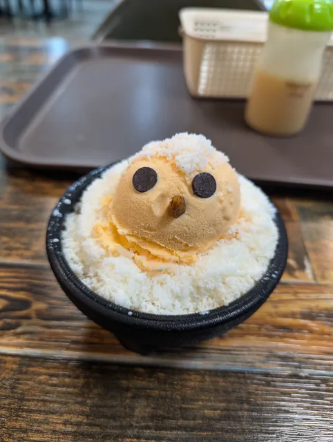 Snowberry Dessert Cafe