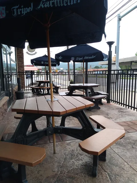 Sabatini's Bottle Shop & Bar