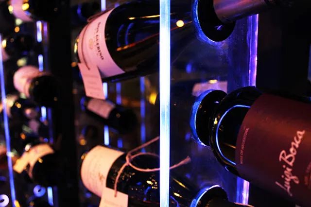 Bodega Pizza Entre Vinhos