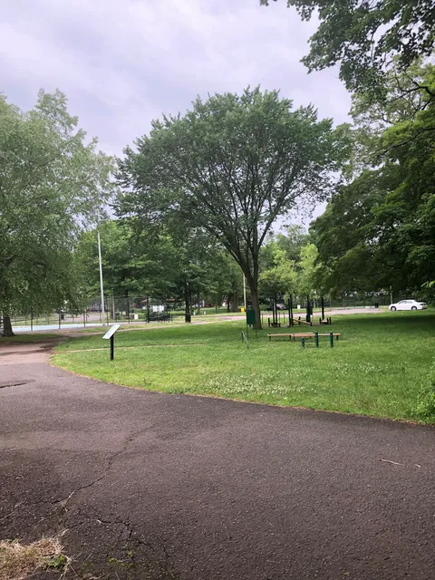 Barnard Nature Center at West River Memorial Park