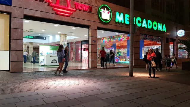 Centro Comercial La Ola