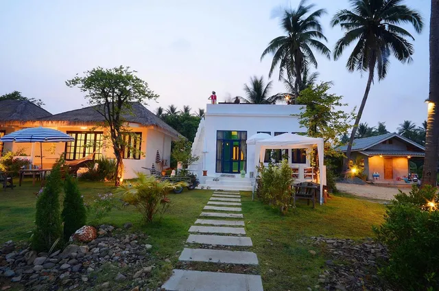 Laem Sing Whitehouse Resort