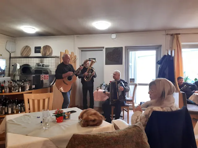 RISTORANTE PIZZERIA ALTENBURGERHOF