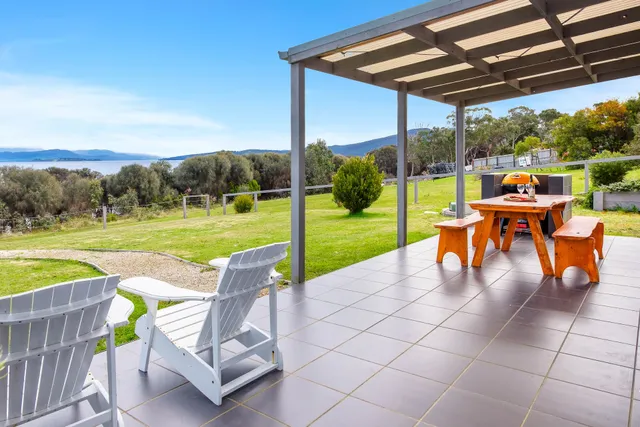 Manfield Seaside Bruny Island Accommodation