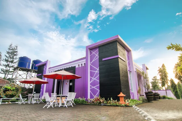 RedDoorz Plus near Istana Cipanas Cianjur