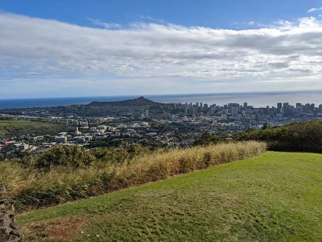Puʻu ʻUalakaʻa State Wayside