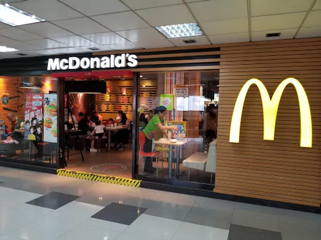 McDonald's (Hilton Plaza)