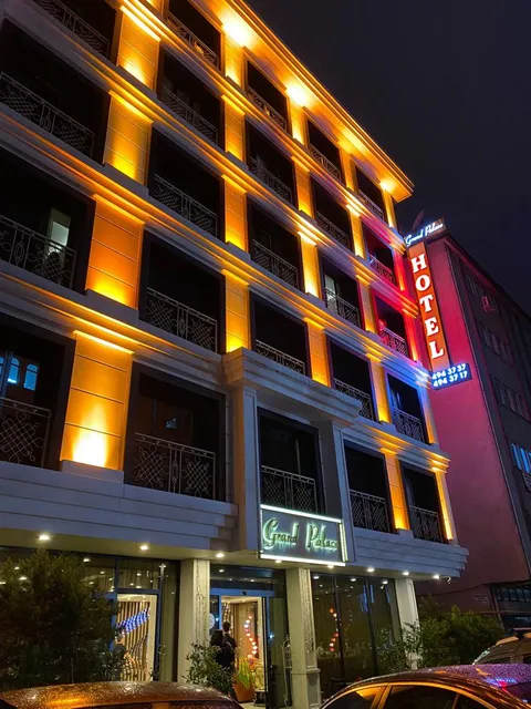 Grand Palace Hotel