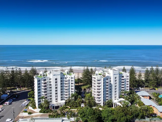 ULTIQA Burleigh Mediterranean Resort | Beachfront Accommodation