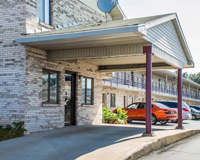 Econo Lodge Elkhart North