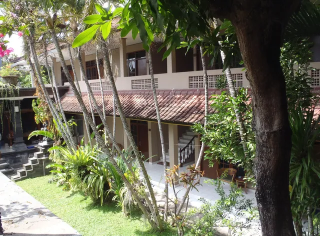 Ned's Hideaway Guest House