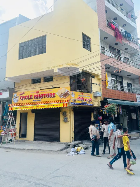 Ashu Rajkamal Chole Bhature